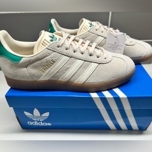 Women’s Adidas Gazelle: Size 7